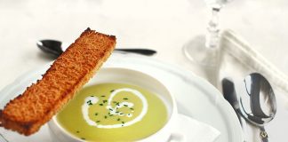 Ciorba vegetariana cu cartofi si praz