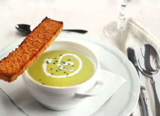 Ciorba vegetariana cu cartofi si praz