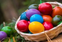 Picteaza ouale cu buretele