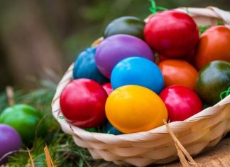 Picteaza ouale cu buretele