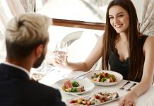 8 intrebari pe care sa le pui la prima intalnire